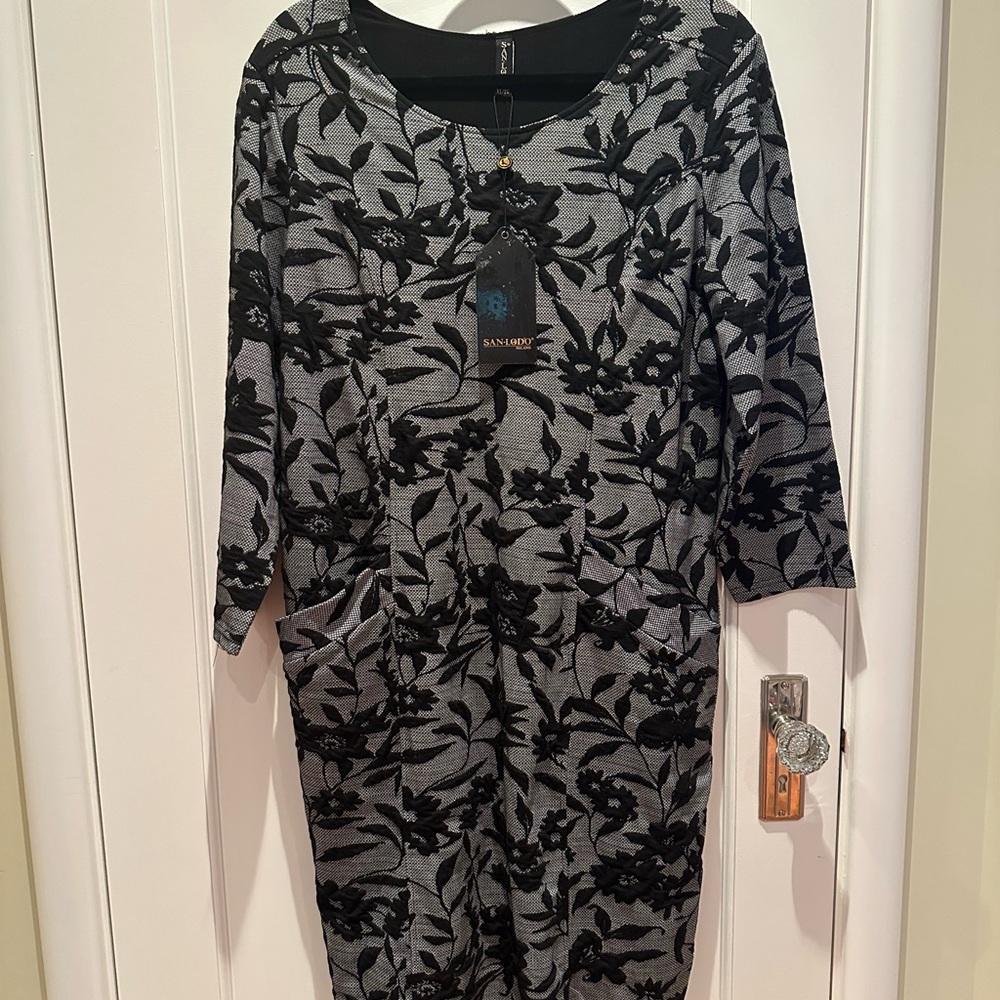 NWT black jacquard polyester/spandex blend lined shift dress with pockets!